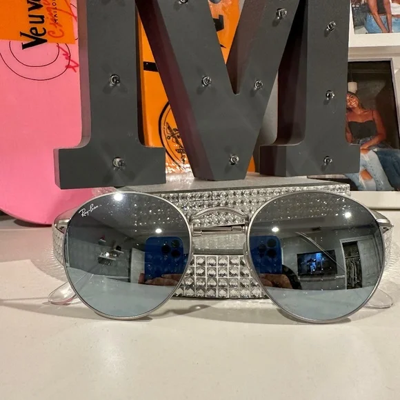 Silver mirrored circle rayban sunglasses Ray-Ban W2458 Classic Metals Matte Silver Round Mirrored  main image 2